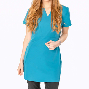 Tunique d'uniforme de salon de beauté respirante en coton et élasthanne à manches courtes unisexe pour personnel d'hôtel - Product Image 2