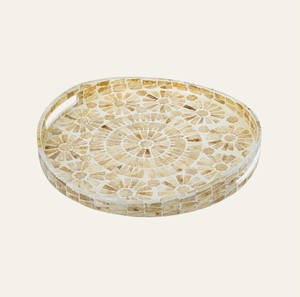 Plateau de service rond en nacre avec motif mosaïque floral en forme de soleil, bord surélevé et poignées latérales pour table à manger et maison - Product Image 1