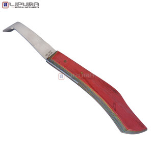 Cuchillo de Herrador LIPUMA TORQ con Mango de Fibra de Madera Roja de 24 cm, Herramienta de Recorte de Pezuñas de Acero Inoxidable Premium con Agarre Ergonómico para Caballos - Product Image 3