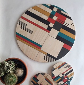 Sous-verres en émail imprimé sur bois élégants avec illustrations décoratives pour les intérieurs de maisons de luxe, les tables à manger et les collections de cadeaux - Product Image 3