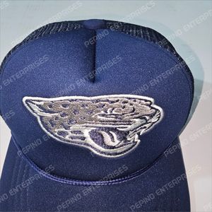 Gorra Trucker Azul Marino con Bordado de Leopardo, Malla de Sarga en la Parte Trasera, 5 Paneles, Ajustable, Unisex, Casual, para Viajes, 100% Poliéster - Product Image 4