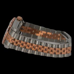 Montre unisexe de fabrication artisanale avec boîtier rond en acier inoxydable bicolore, mouvement à quartz, cadran en verre et diamants Moissanite de précision - Product Image 2