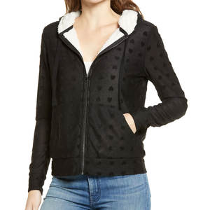 Sweat à capuche doux et durable pour femmes, prix avantageux pour les acheteurs en gros, couleur unie, fabrication directe d'usine avec design de logo. - Product Image 4