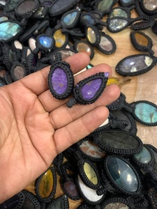 Venta al por Mayor de 1 kg de Colgantes de Macramé con Piedras Preciosas Naturales Mixtas, Joyería Unisex Hecha a Mano, Lote al por Mayor - Product Image 1