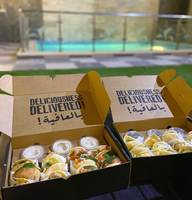 Emballage en papier gaufré en gros écologique pour les gâteaux de boulangerie crêpes pour les biscuits Sushi traiteur déjeuners mat laminé