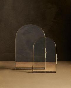 Cadre photo classique de luxe en métal doré cintrée avec verre, cadre photo de table moderne et minimaliste pour la décoration de la maison et du bureau - Product Image 5