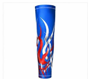 Manchons de cyclisme personnalisés bleus géométriques en polyester 140g avec trou pour le pouce, imprimés sérigraphiés, protection anti-UV, logo frontal, unisexe - Product Image 2