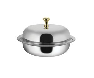Casserole/Plat de service classique en acier inoxydable finition miroir avec couvercle en dôme et bouton en laiton, construction durable pour usage en restaurant - Product Image 1
