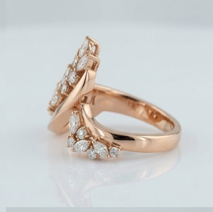 Anillo de compromiso de oro rosa con diamante cultivado en laboratorio certificado por IGI, corte marquesa de 1.80 quilates, estilo romántico para mujer. - Product Image 3