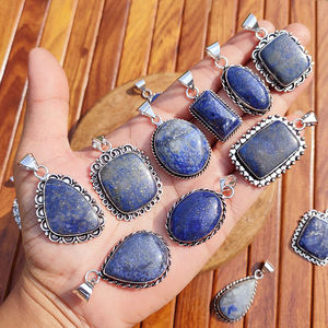 Collier pendentif en laiton plaqué argent avec lapis-lazuli naturel, serti en clos, fait main, formes multiples, style bohème, unisexe, cadeau de fête, haute qualité - Product Image 1