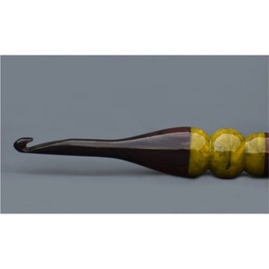 Crochet hybride en résine et bois fantaisie, poignée ergonomique, aiguille à tricoter de 5 mm à 10 mm, crochet sculpté à la main pour le tissage de fils épais - Product Image 1