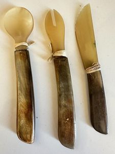 Cuillères à salade, ustensiles de cuisine, collection de vaisselle et cadeaux personnalisés durables pour la maison, cuillère rustique artisanale en corne - Product Image 6
