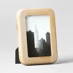 Marco de fotos de madera hecho a mano para decoración rústica de sala de estar estilo granja, ideal para fotos familiares y recuerdos especiales. - Product Image 2
