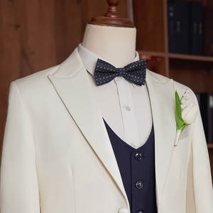 Traje de Boda Blanco de 3 Piezas para Hombre - Chaqueta, Pantalones y Chaleco a Medida con Diseño de Llama de Pasión |   Colección Lovey Dovey |   Vietnam - Product Image 2
