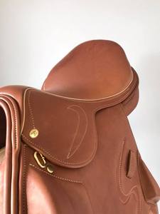 Gamme de fils à coudre artisanaux sur mesure, disponibles en plusieurs couleurs, pour la sellerie en cuir, avec une forte adhérence et une qualité équestre supérieure. - Product Image 5