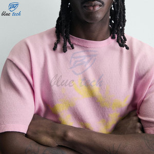 Camiseta Oversize Rosa para Hombre Blue Tech con Estampado Amarillo, Manga Corta, Cuello Redondo, Estilo Casual Urbano, 100% Algodón Jersey, Talla Grande - Product Image 3