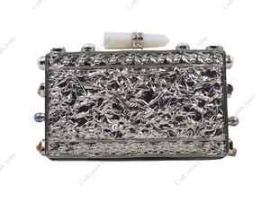 Pochette de soirée de luxe faite à la main en nacre avec cadre en laiton argenté, incrustation de coquillages naturels, sac à main de créateur pour femme - Product Image 4