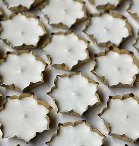 Venta al por mayor de velas de metal personalizadas de lujo con embalaje personalizado decoración de Navidad decoración de la boda - Product Image 1