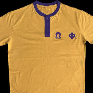 Camiseta OMEGA PSI PHI de Verano Personalizable con Logotipo, 100% Algodón Tejido, Corte Regular, Transpirable y de Secado Rápido para Hombre - Product Image 6