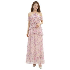 เดรสยาวลายดอกไม้สีชมพูสำหรับผู้หญิง ขายดี ตกแต่งระบายเป็นชั้นๆ ผ้าชีฟอง ดีไซน์เปิดไหล่ สไตล์โบฮีเมียน เหมาะสำหรับวันหยุด ราคาโรงงาน - Product Image 1