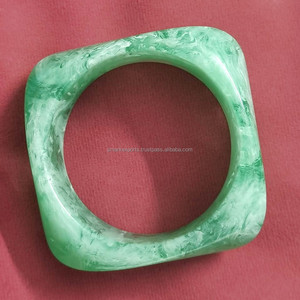 Bracelet élégant en résine fait à la main Bracelet de mode en acrylique Manchette élégante Kada Bijoux de poignet pour femmes et occasions de fête - Product Image 5