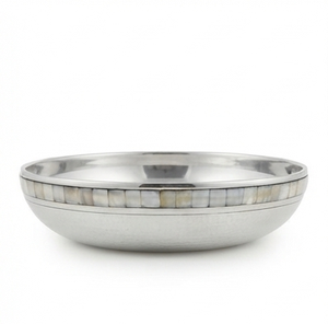 Nouvelle assiette de service ronde profonde de luxe moderne et élégante, design unique, aluminium poli brillant, bordure perlée - Product Image 2