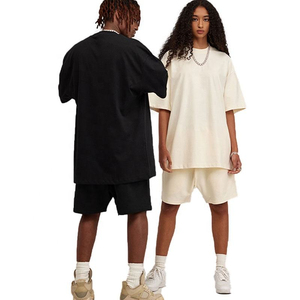T-shirt à manches courtes et short, tenue assortie, ensemble deux pièces confortable et décontracté pour un usage quotidien, activités du week-end, voyages - Product Image 3