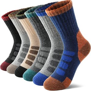 Chaussettes de sport classiques pour hommes, disponibles avec couleur/taille personnalisées, nouveau style, chaussettes invisibles, tendance de la mode masculine. - Product Image 1