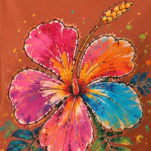 Camiseta Extra Grande para Mujer en Color Marrón Óxido con Estampado Gráfico de Flor de Hibisco Colorida, Camiseta Casual de Algodón para Verano, Personalizada OEM ODM al por Mayor - Product Image 6