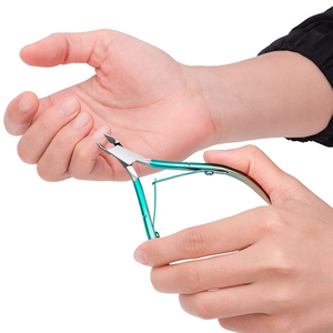 Vente en gros de pinces à cuticules en acier inoxydable avec logo personnalisé, coupe-ongles de haute qualité, pinces à cuticules pour la beauté - Product Image 6