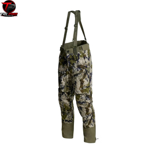 Peto de camuflaje para hombre, para caza y montaña, de cintura alta, con bolsillos en las musleras con doble cremallera en ángulo y tobillos reforzados. - Product Image 2
