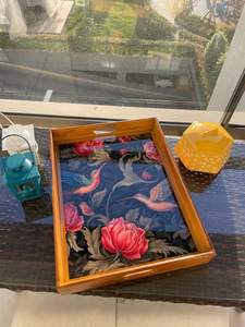 Bandeja de servir de madera hecha a mano con resina epoxi, una maravillosa bandeja de madera envejecida hecha a mano, decorada con un patrón clásico. - Product Image 3