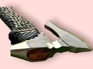 Hache en acier au carbone forgée à la main avec lame longue et manche texturé élégant, hache de Viking pour couper la pizza, meilleure hache en vente - Product Image 3
