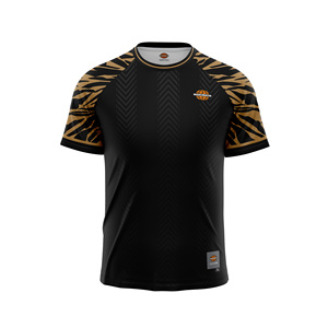 เสื้อเจอร์ซีย์กีฬาผู้ชาย MAD4MATCH สีดำลายทอง พิมพ์ลายแบบ Sublimated แขนสั้น คอกลม ผ้าระบายอากาศ ซับเหงื่อได้ดี - Product Image 1