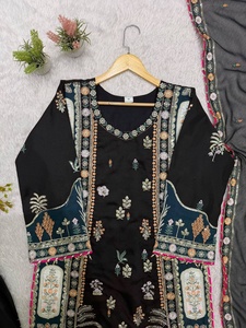 Ensemble Kurta noir brodé pour femmes avec dupatta, style traditionnel indien pakistanais pour les occasions de fête - Product Image 6