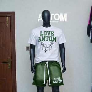 ชุดเซ็ตเสื้อยืดและกางเกงขาสั้นผ้าฝ้ายระบายอากาศดี ออกแบบโลโก้ได้ตามต้องการ สไตล์สตรีทแวร์ ชุดสองชิ้นสำหรับผู้ชาย แฟชั่นแนวอเมริกัน รับผลิตแบบ OEM สำหรับฤดูร้อน - Product Image 2