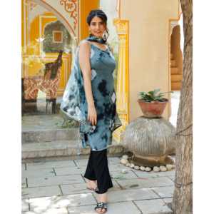 Ensemble de costume en mousseline de soie tie-dye bohème taille XS-noir élégant et tendance - Product Image 1