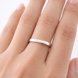 Anillo de Promesa Minimalista de Plata de Ley 925 con Grabado Love Forever, Anillo Apilable para Regalo de Boda - Product Image 1