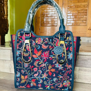 Exquisite Handcrafted Embroidered Silk Handbags Traditional Work <b>Tote</b> Bags for Weddings Festive Occasions Women's Shoulder Bags - Product Image 6