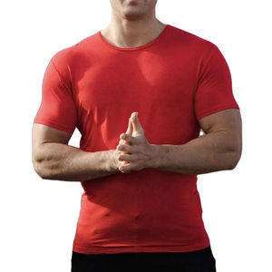 เสื้อยืดผู้ชายแบบเรียบ น้ำหนักเบา ผลิตจากผ้าฝ้าย 100% ระบายอากาศได้ดี เพื่อความสบายในวันฤดูร้อน - Product Image 1