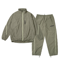 Ensemble de survêtement unisexe noir en polyester, veste coupe-vent sportive à séchage rapide avec pantalon à cordon de serrage, coupe régulière longueur entière, imprimé logo