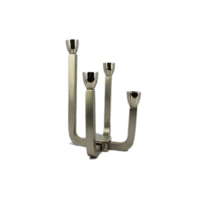 Porte-bougie géométrique de luxe en or avec insert en verre transparent pour une composition de centre de table sophistiquée - Product Image 3