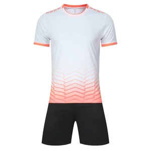 Uniformes de Fútbol Personalizados al por Mayor, Económicos, 100% Poliéster, Transpirables, Conjuntos de Camisetas de Fútbol para Hombre, Sublimación, Servicio OEM para Adultos - Product Image 5