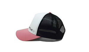 Gorra Trucker de Malla Transpirable Estructurada de 5 Paneles, Estilo Deportivo y Energético, Logotipo Personalizado Termotransferido, Producida en Fábrica en Vietnam - Product Image 4