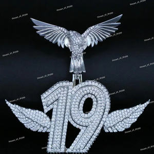 Colgante de alas de ángel con número 19 personalizado, chapado en rodio, plata 925, con diamantes de moissanita, estilo hip hop, moderno y a la moda. - Product Image 5