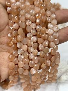 Perles Briolette en Pierre de Lune Pêche Naturelle Facettée en Forme de Cœur, Taille 6-7mm environ. Fil de 8 pouces - Product Image 2