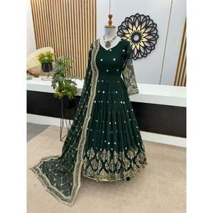 Robe de soirée en géorgette fantaisie avec broderie et sequins, avec dupatta vert - Product Image 2