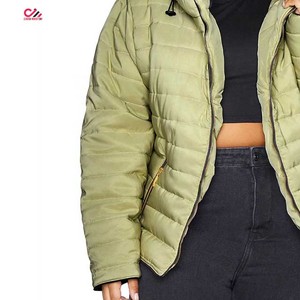 Veste matelassée pour femme, couleur unie, rembourrage en polyester, fermeture éclair, veste d'hiver matelassée, col montant, tissu tissé - Product Image 3