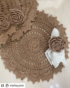 แหวนรองผ้าเช็ดปากถักโครเชต์ลายดอกไม้ประณีต งานแฮนด์เมด ตกแต่งโต๊ะสำหรับงานแต่งงาน งานเลี้ยง สไตล์วินเทจสุดหรู - Product Image 3