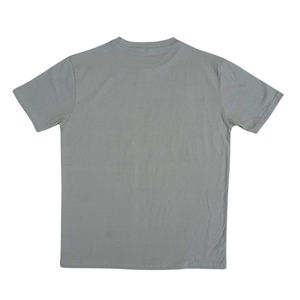 เสื้อยืดคอกลมแขนสั้นทรงปกติสำหรับผู้ชาย ผ้าเจอร์ซีย์เนื้อแน่น 220 กรัม ผลิตจากผ้าฝ้าย 100% ระบายอากาศได้ดี เป็นมิตรต่อสิ่งแวดล้อม พิมพ์ลายดิจิตอลด้านหน้า - Product Image 2